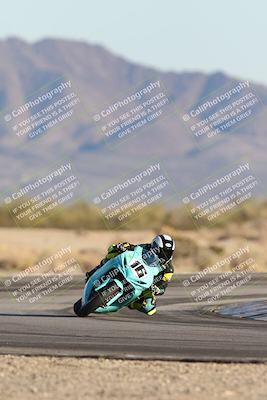 media/Dec-07-2025-CVMA (Sun) [[3e7d2de5dc]]/Race 16-Formula Middleweight/